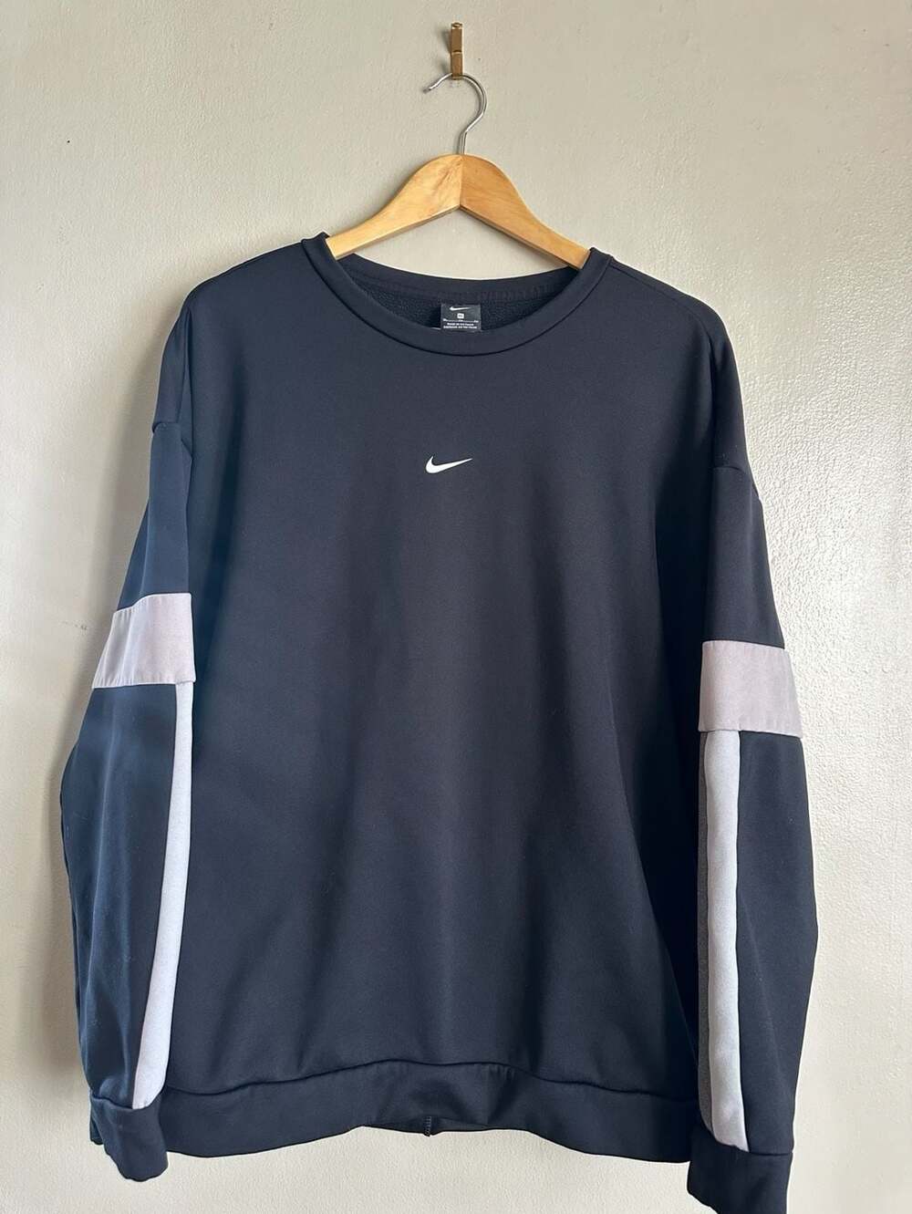 Nike Sweatshirt Size XL Black Center Swoosh Colorblock